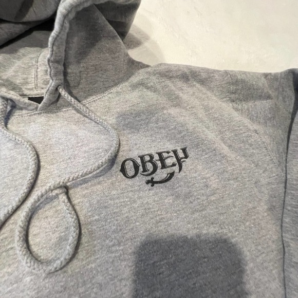 Obey Top Sweatshirt Hoodie Graphic Elephants Gray Gold Black White Size XL - Picture 4 of 10